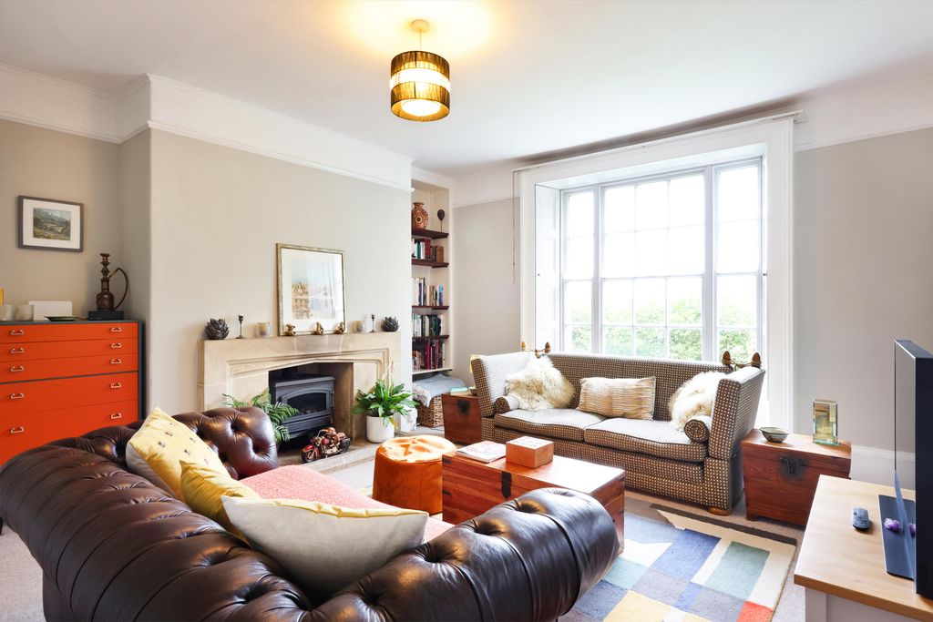 Property photo 2 of 26 Image