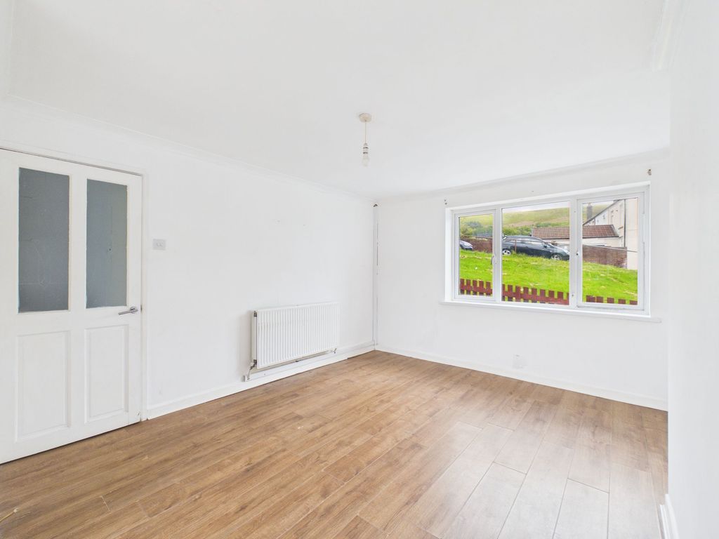 Property photo 2 of 26