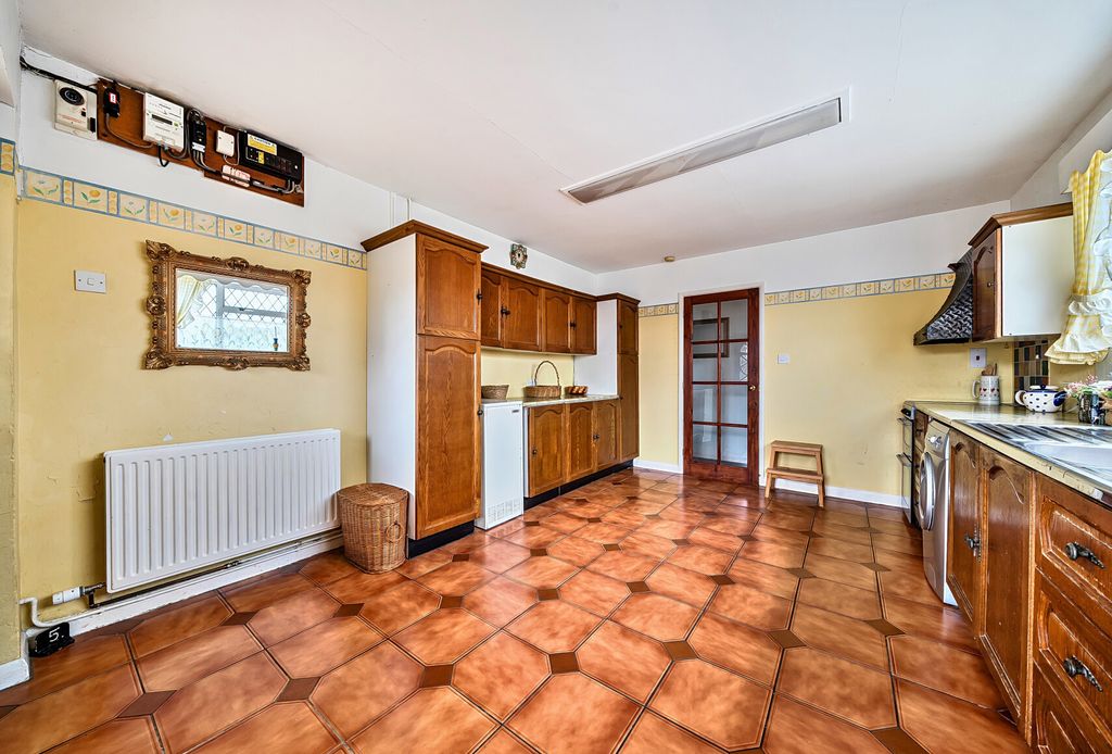 Property photo 2 of 29 1418615-2-69A057B...