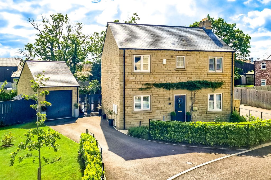 Property photo 1 of 25