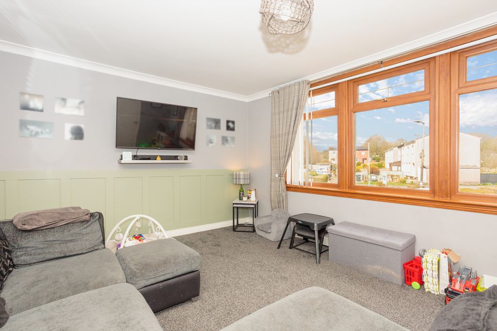 Property photo 3 of 26 Living Room