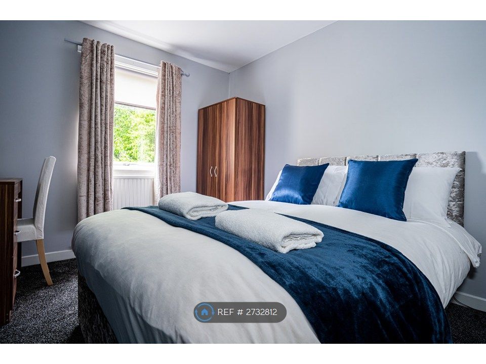 Property photo 1 of 15 Double Bedroom