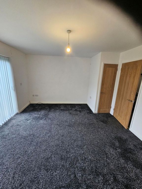 Property photo 3 of 10 Loungea