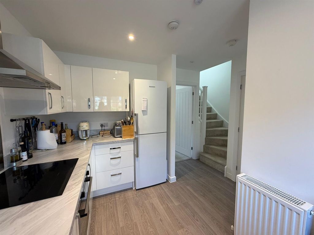 Property photo 3 of 15 Kitchen