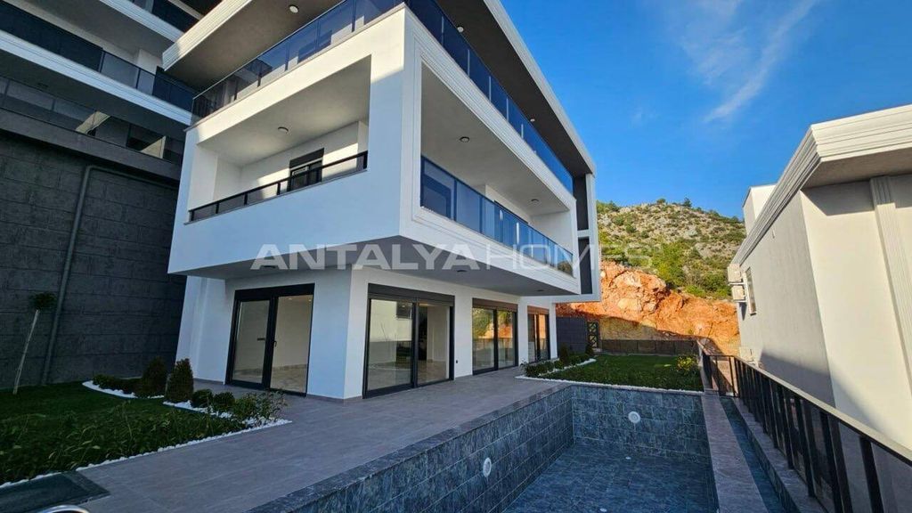 Property photo 1 of 50