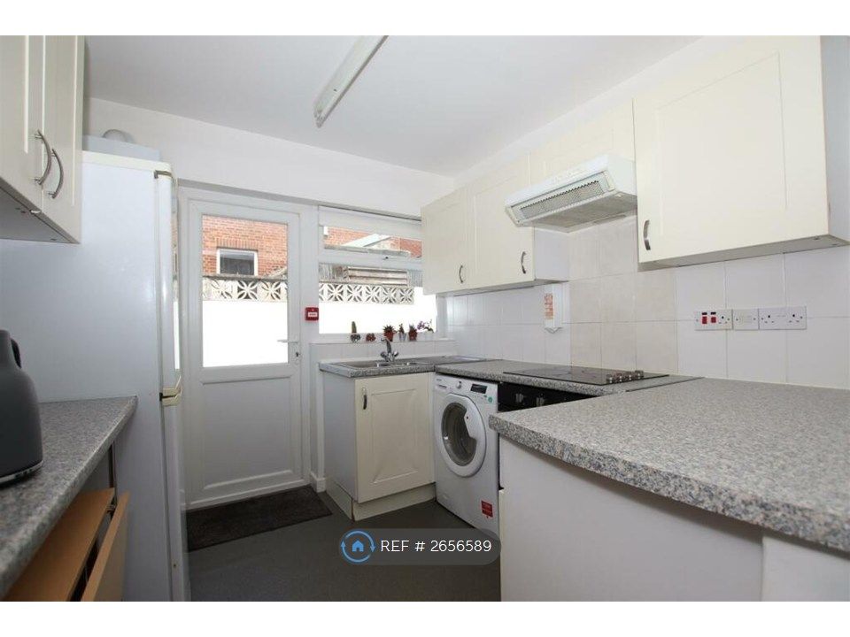 Property photo 2 of 13 Kitchen