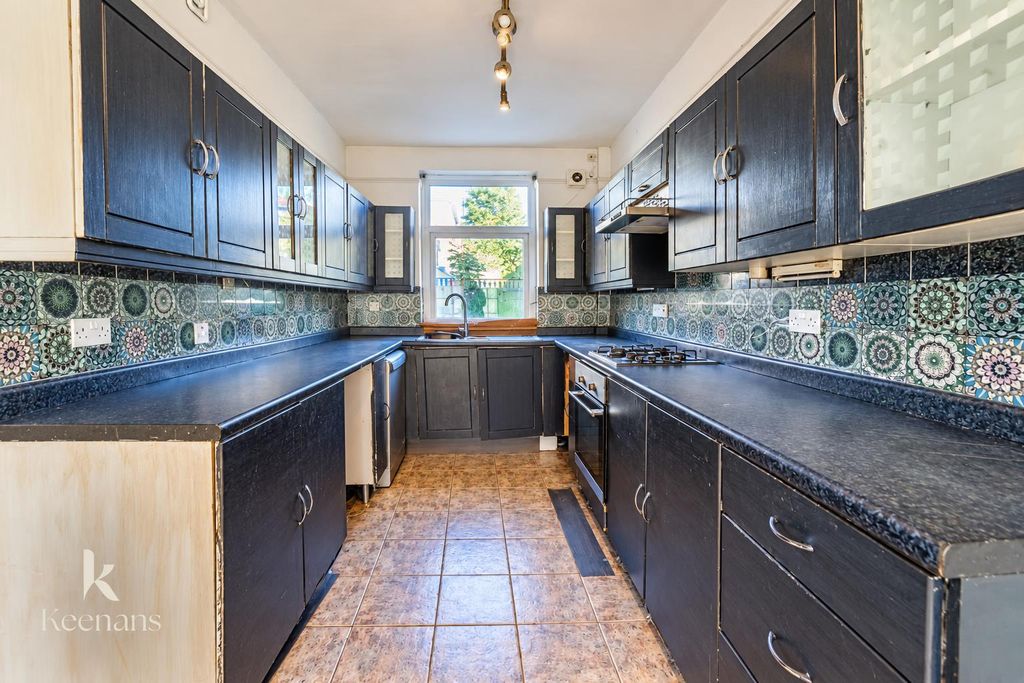 Property photo 3 of 23