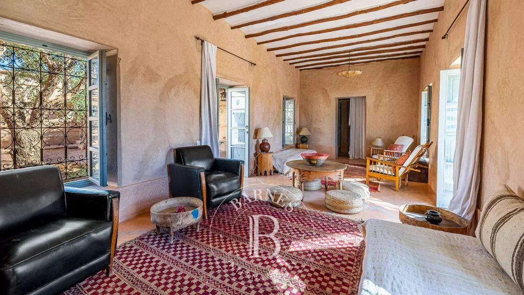 Property photo 3 of 32