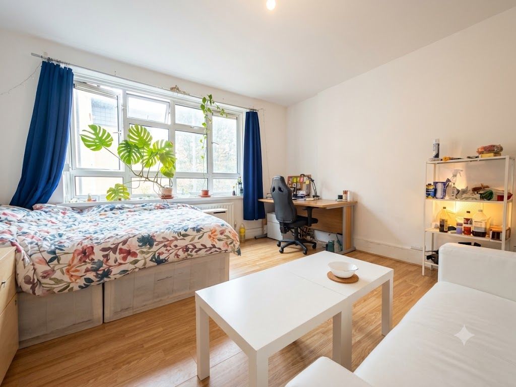 Property photo 2 of 12