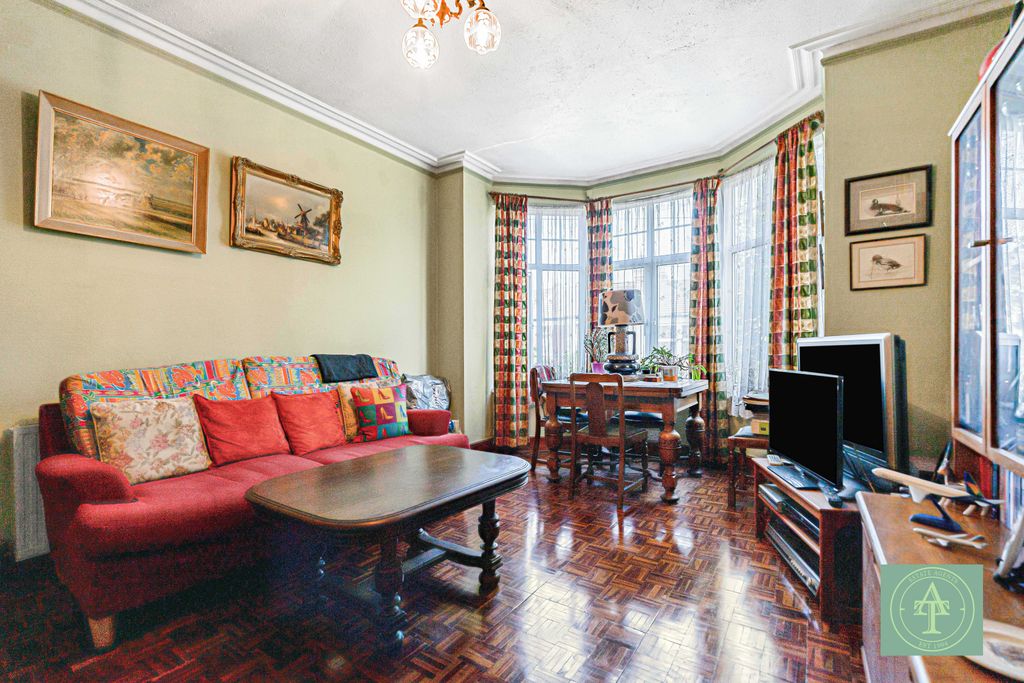 Property photo 3 of 13 Gallery