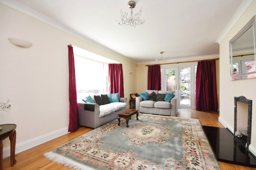 Property photo 2 of 13