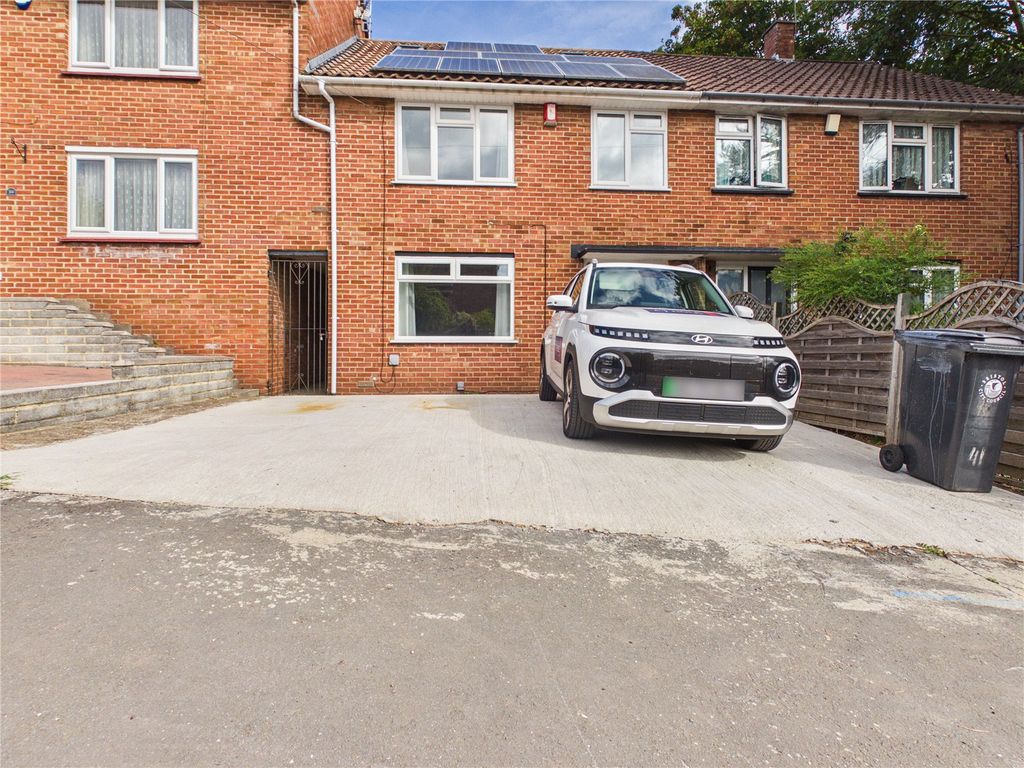 Property photo 1 of 24 Picture No. 11