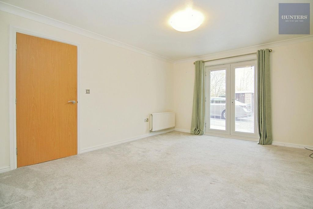 Property photo 2 of 16 Living Room