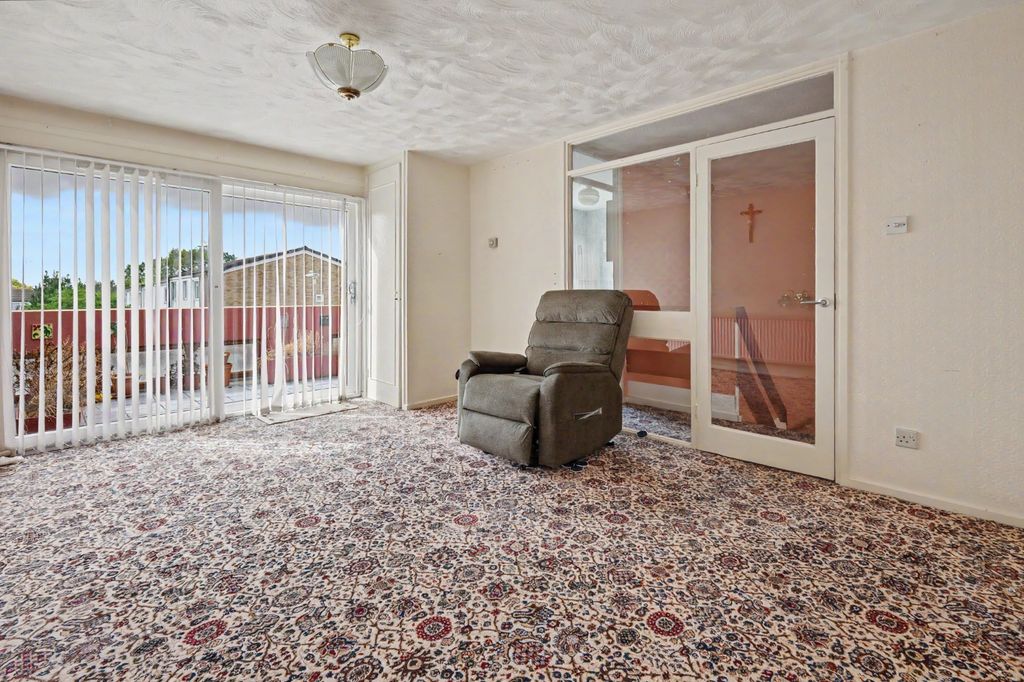 Property photo 3 of 14 4842616