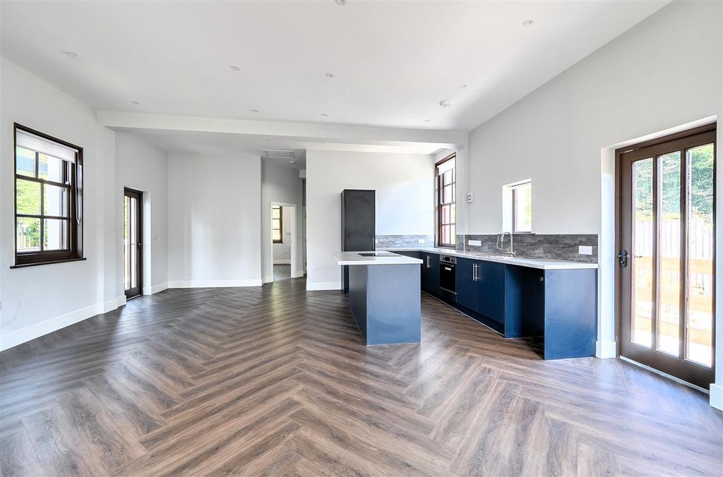 Property photo 2 of 24 1495927 (11).Jpg