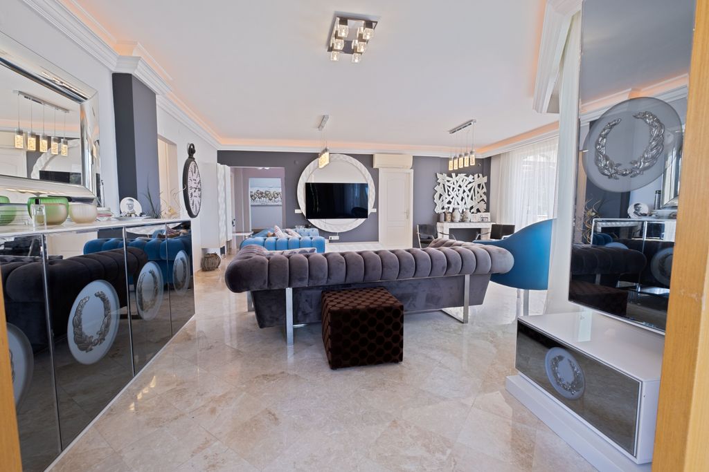 Property photo 3 of 23 Elegant Detached Villa For Sale In Alanya €“ Gorgeous Lounge