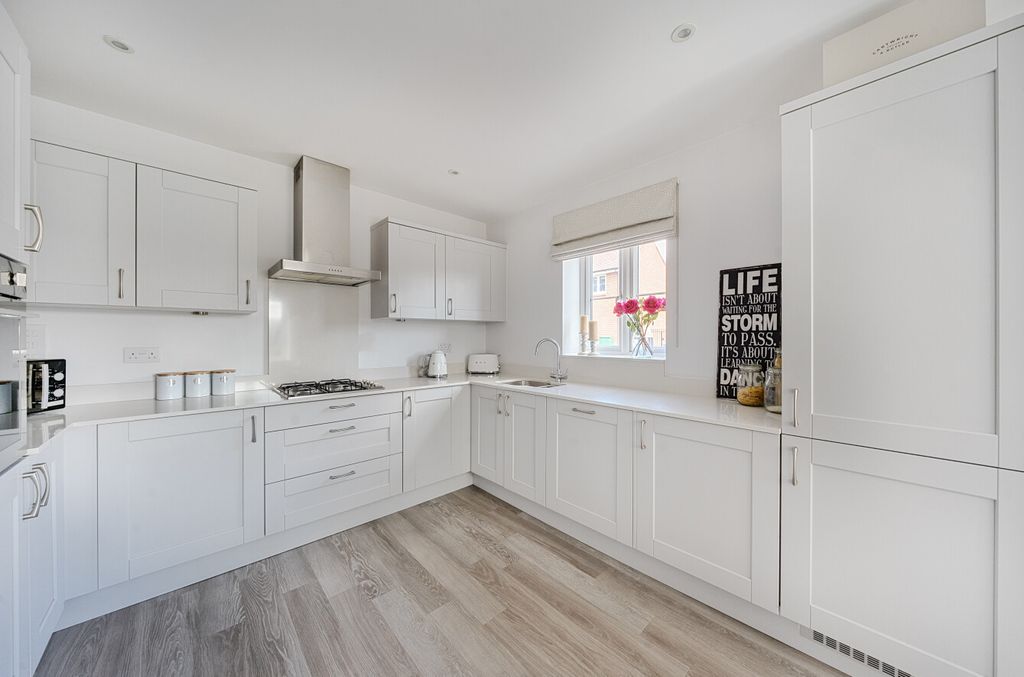 Property photo 3 of 17 5-681B9d308080c-1...