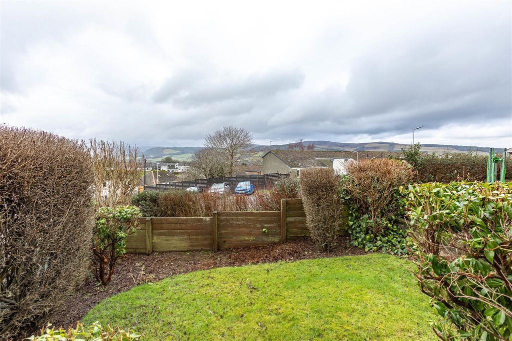 Property photo 3 of 22 16 Sentry Knowe Selkirk 51.Jpg