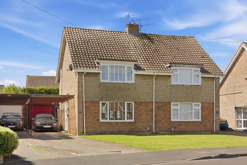 Property photo 1 of 28