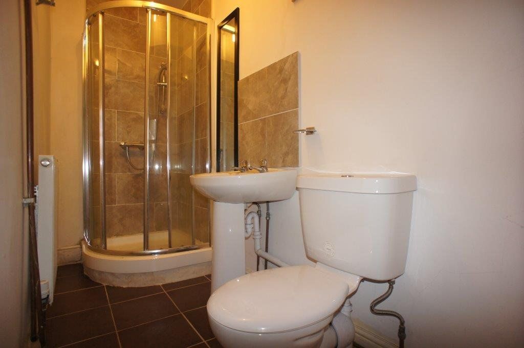 Property photo 1 of 9 Ensuite