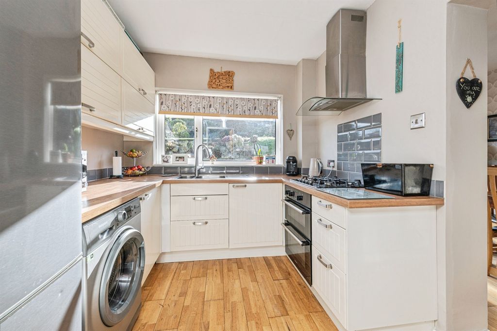 Property photo 2 of 16