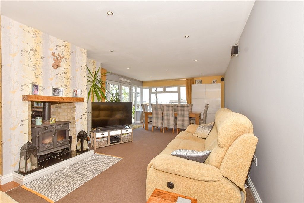 Property photo 3 of 14 Lounge/Diner