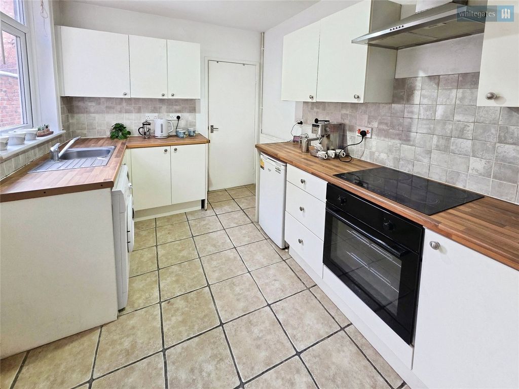 Property photo 2 of 12 Picture No. 11