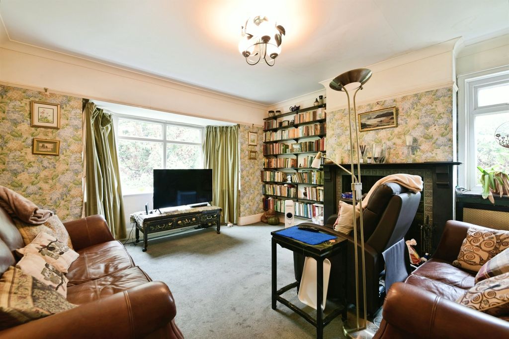 Property photo 3 of 20