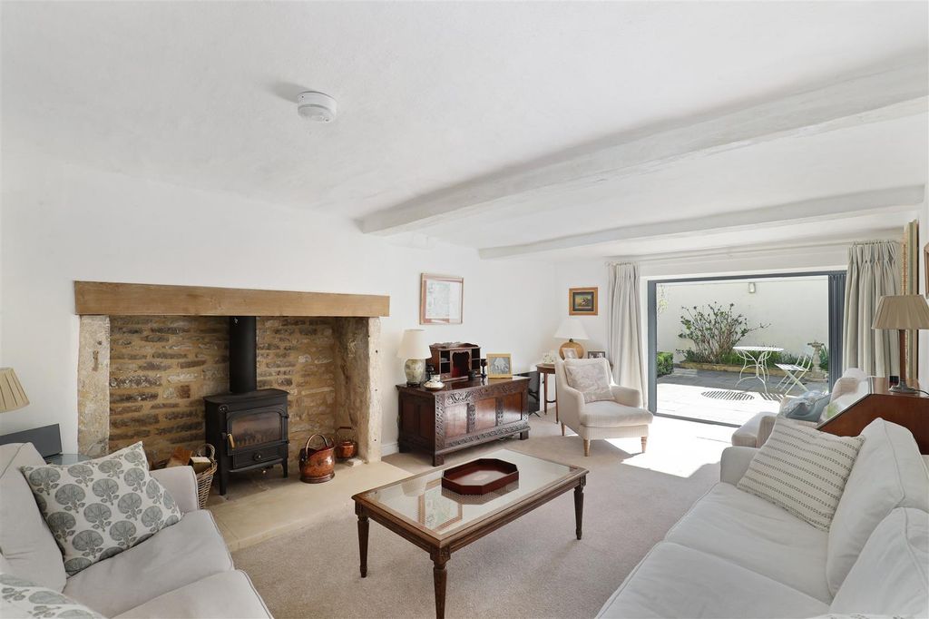 Property photo 2 of 22 Ph7_5824614.Jpg