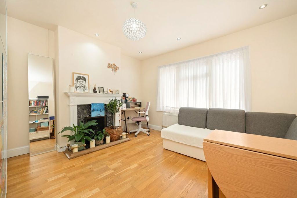 Property photo 2 of 6