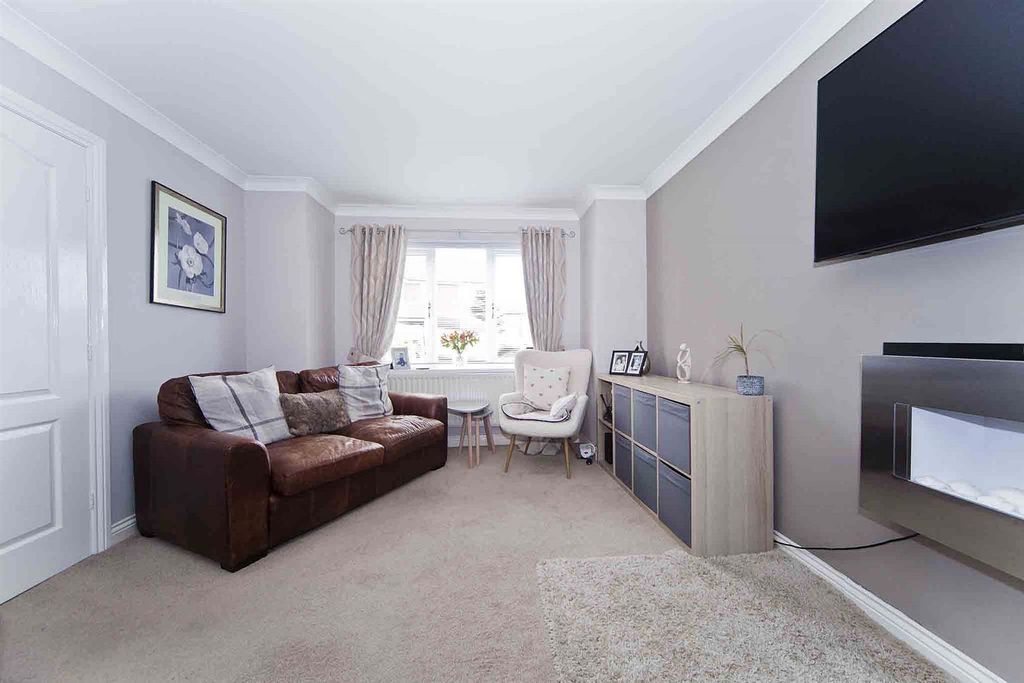 Property photo 2 of 21