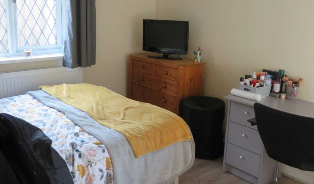 Property photo 3 of 8