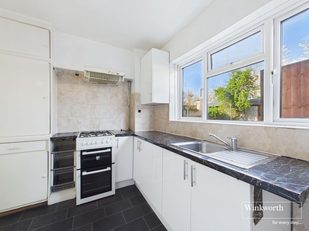 Property photo 2 of 8 Kitchen