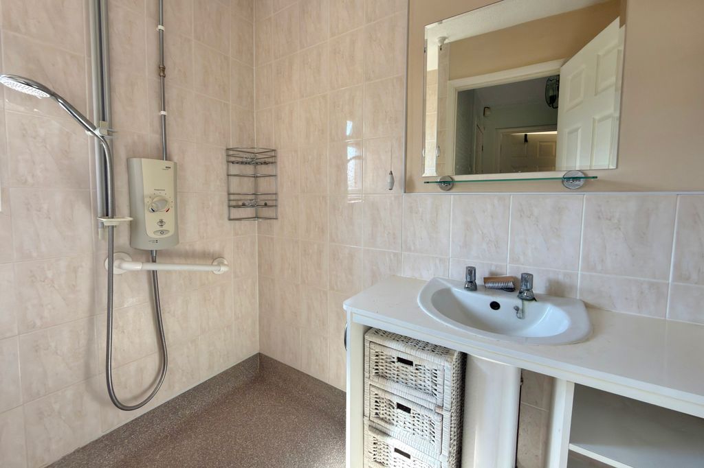 Property photo 3 of 20