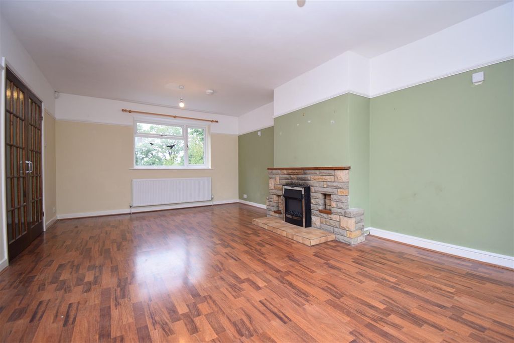 Property photo 2 of 25