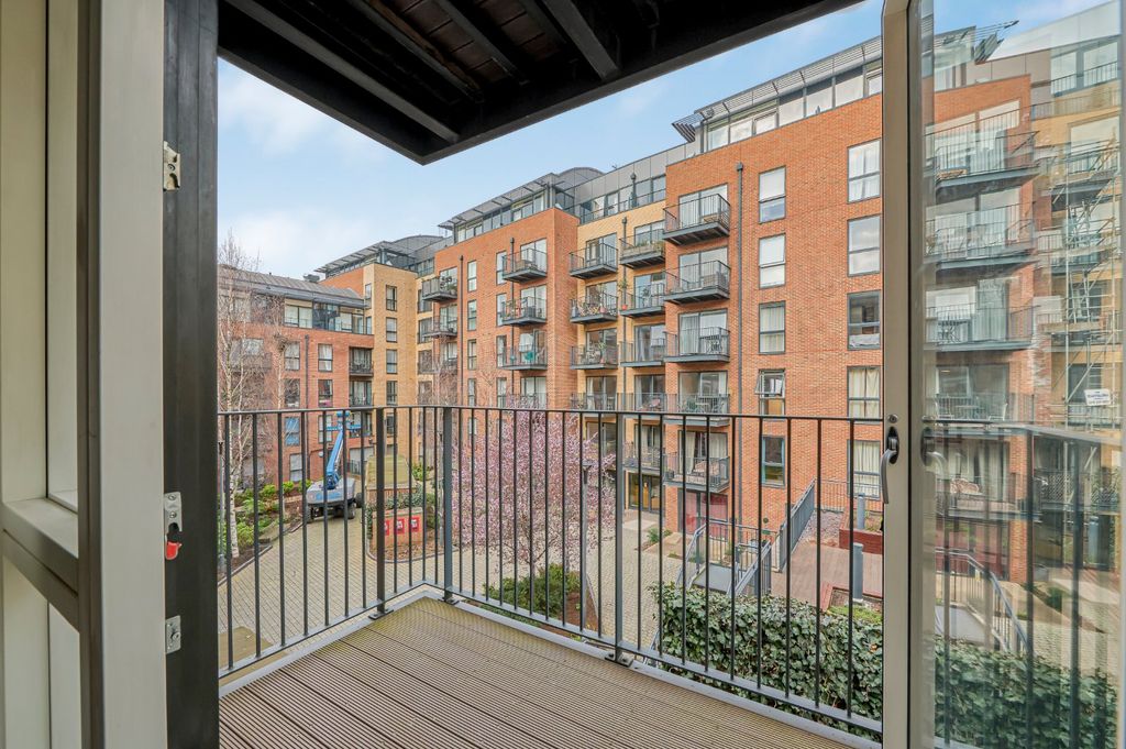 Property photo 2 of 14 Picture No. 30