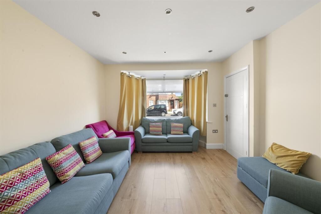 Property photo 2 of 14 A3780A1Bd41822Dede5A02458d960433.Jpeg