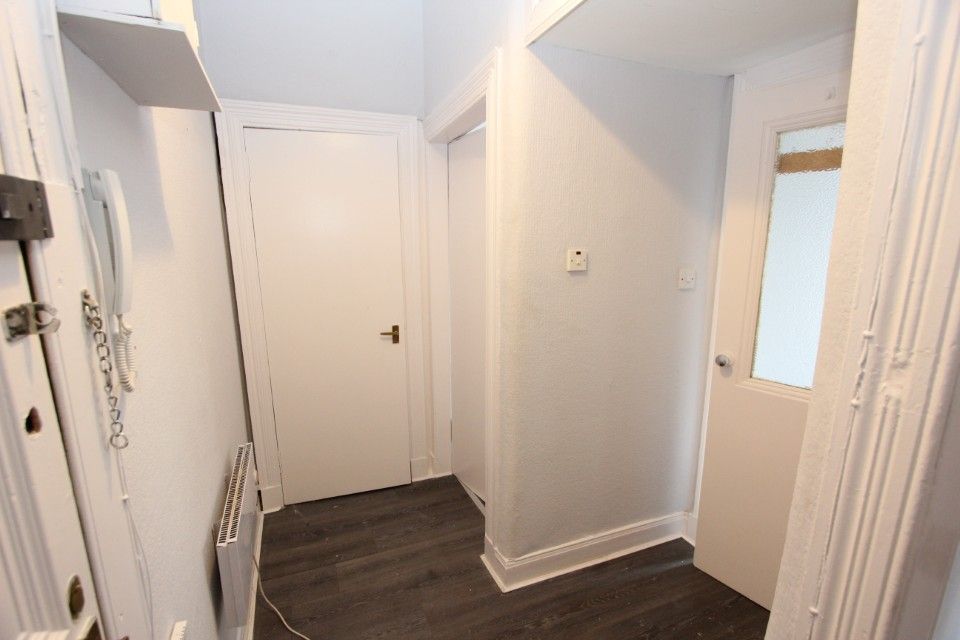 Property photo 3 of 10 Hallway