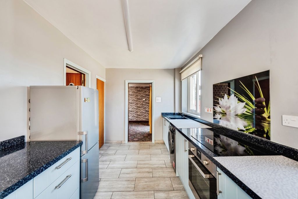 Property photo 3 of 15 Pbox-Img.Jpg