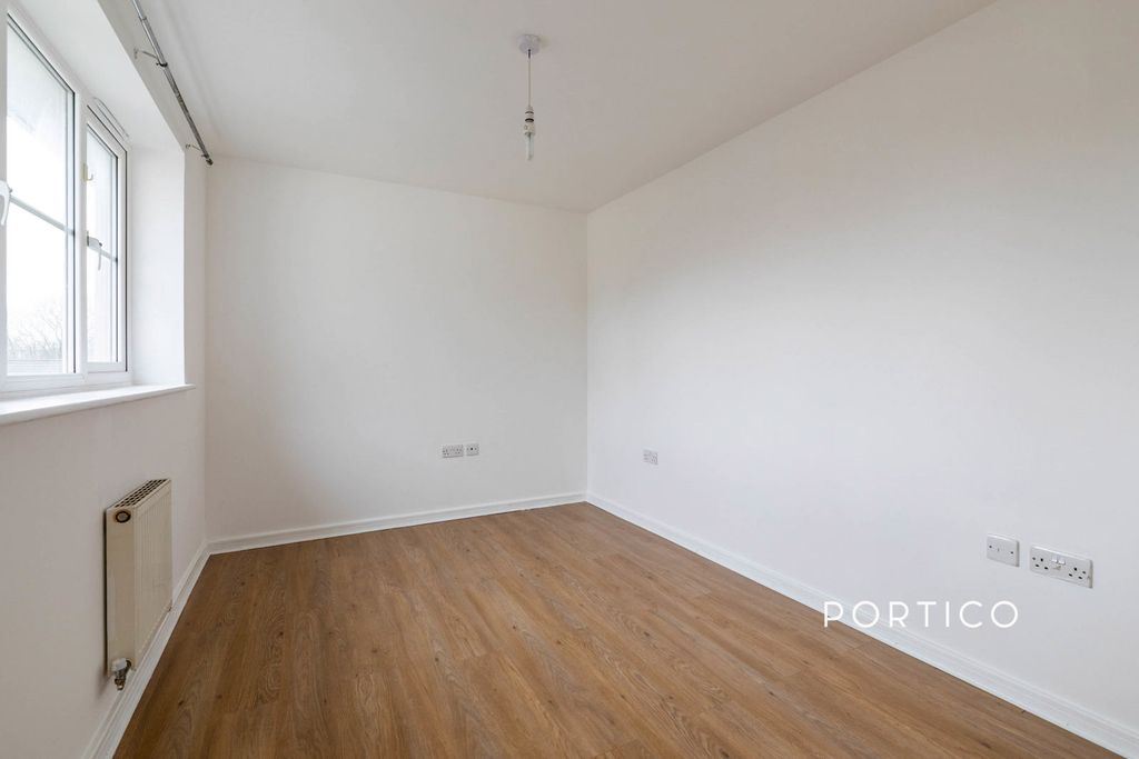 Property photo 3 of 20 Pbox-Img.Jpg