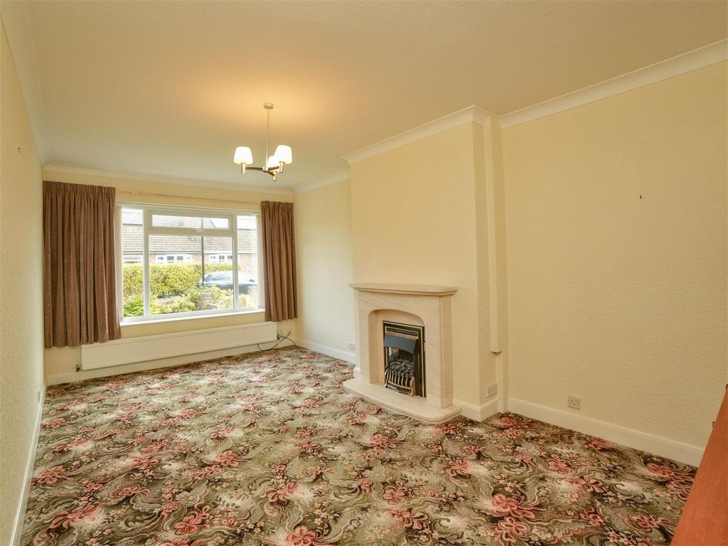 Property photo 3 of 14 Living Room