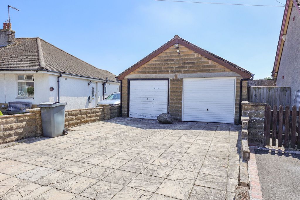 Property photo 1 of 2