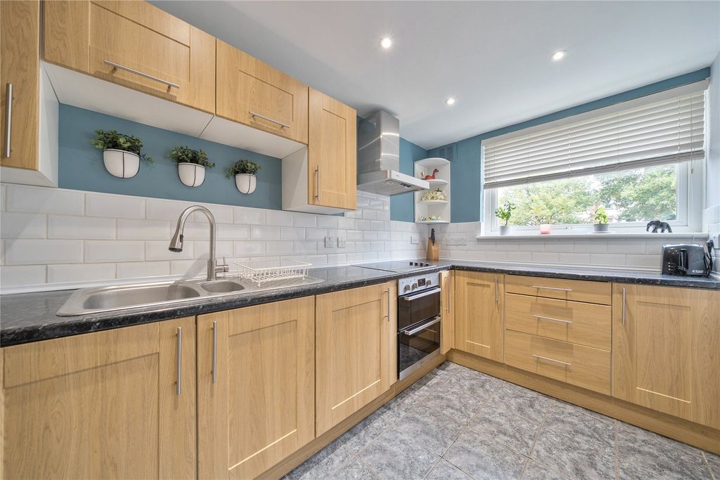 Property photo 3 of 12 Picture No. 14