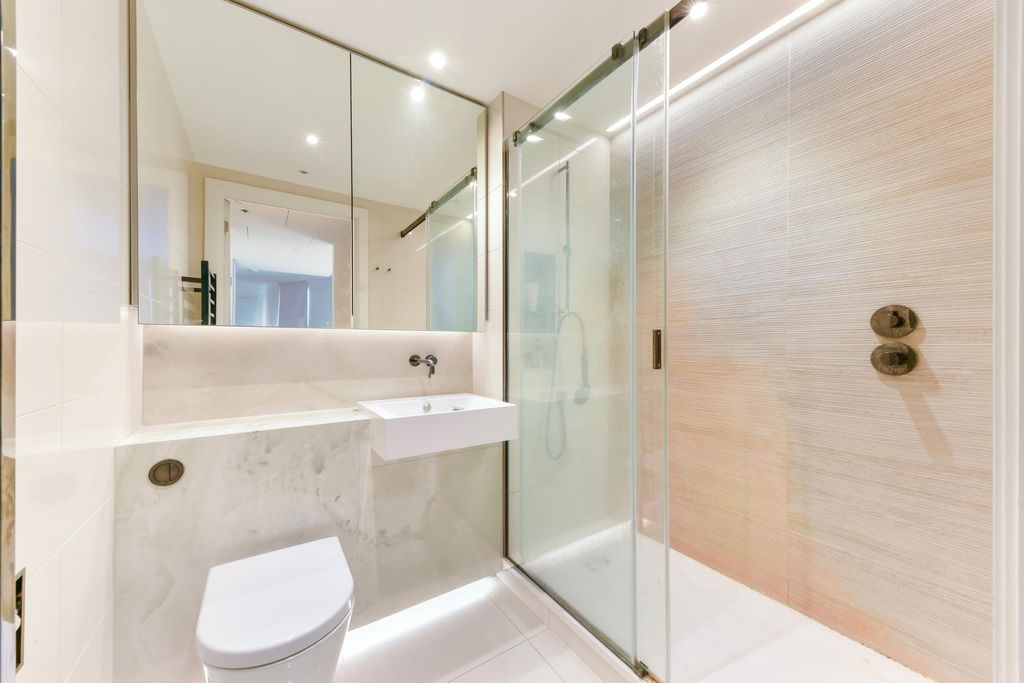 Property photo 2 of 3