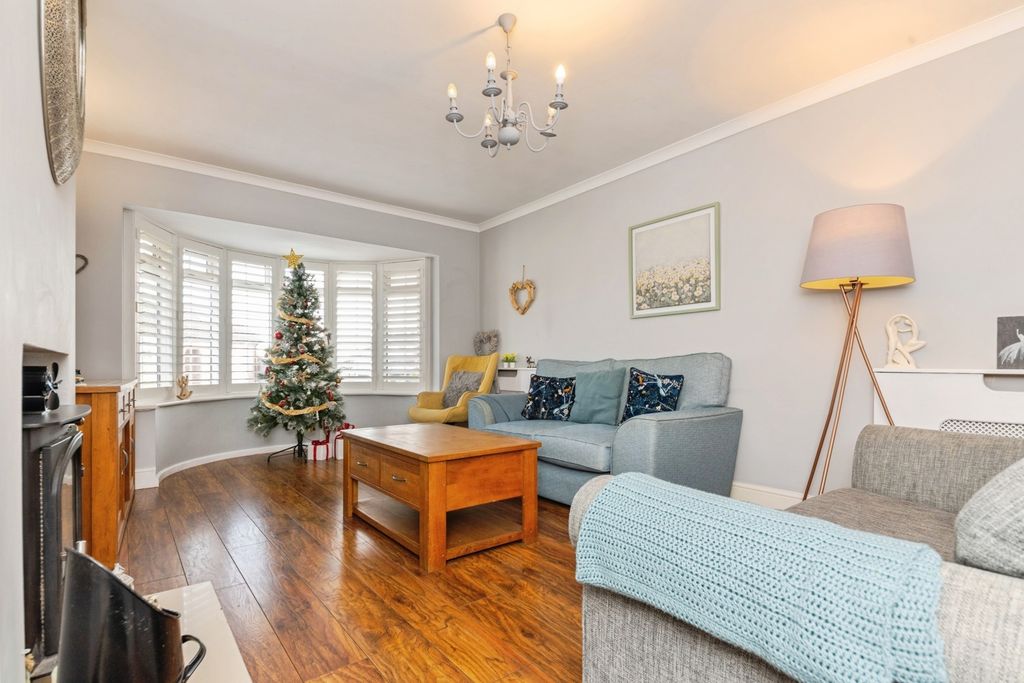 Property photo 2 of 25 Living Room