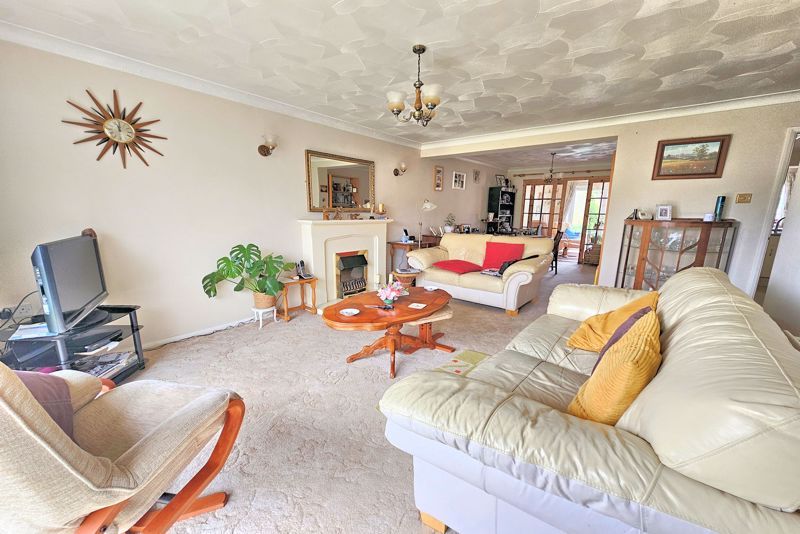 Property photo 2 of 14 Lounge