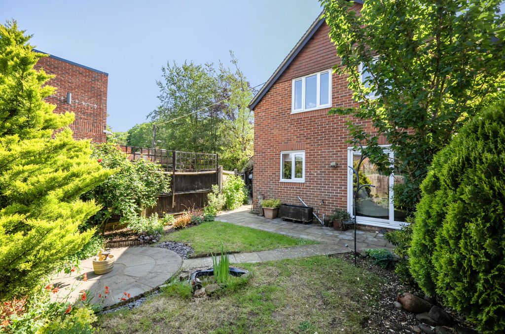Property photo 2 of 10 1456664-9-69Fb1d1...