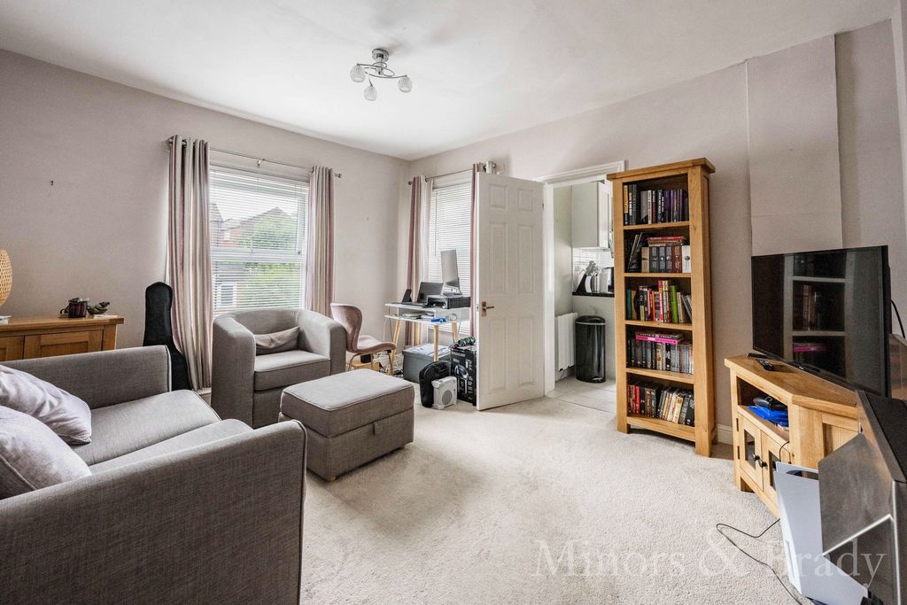 Property photo 3 of 8