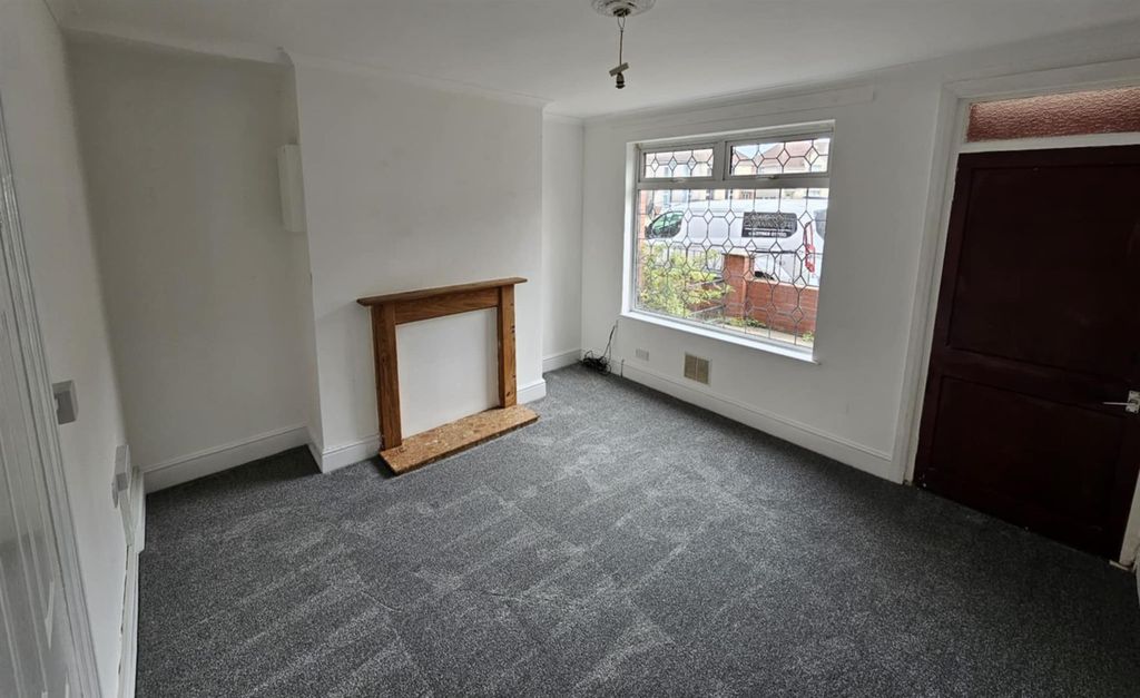 Property photo 1 of 7 Lounge