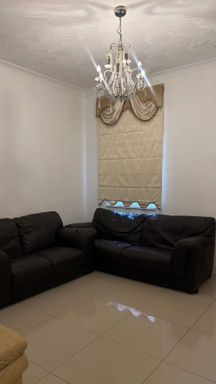 Property photo 3 of 11 Reception 2